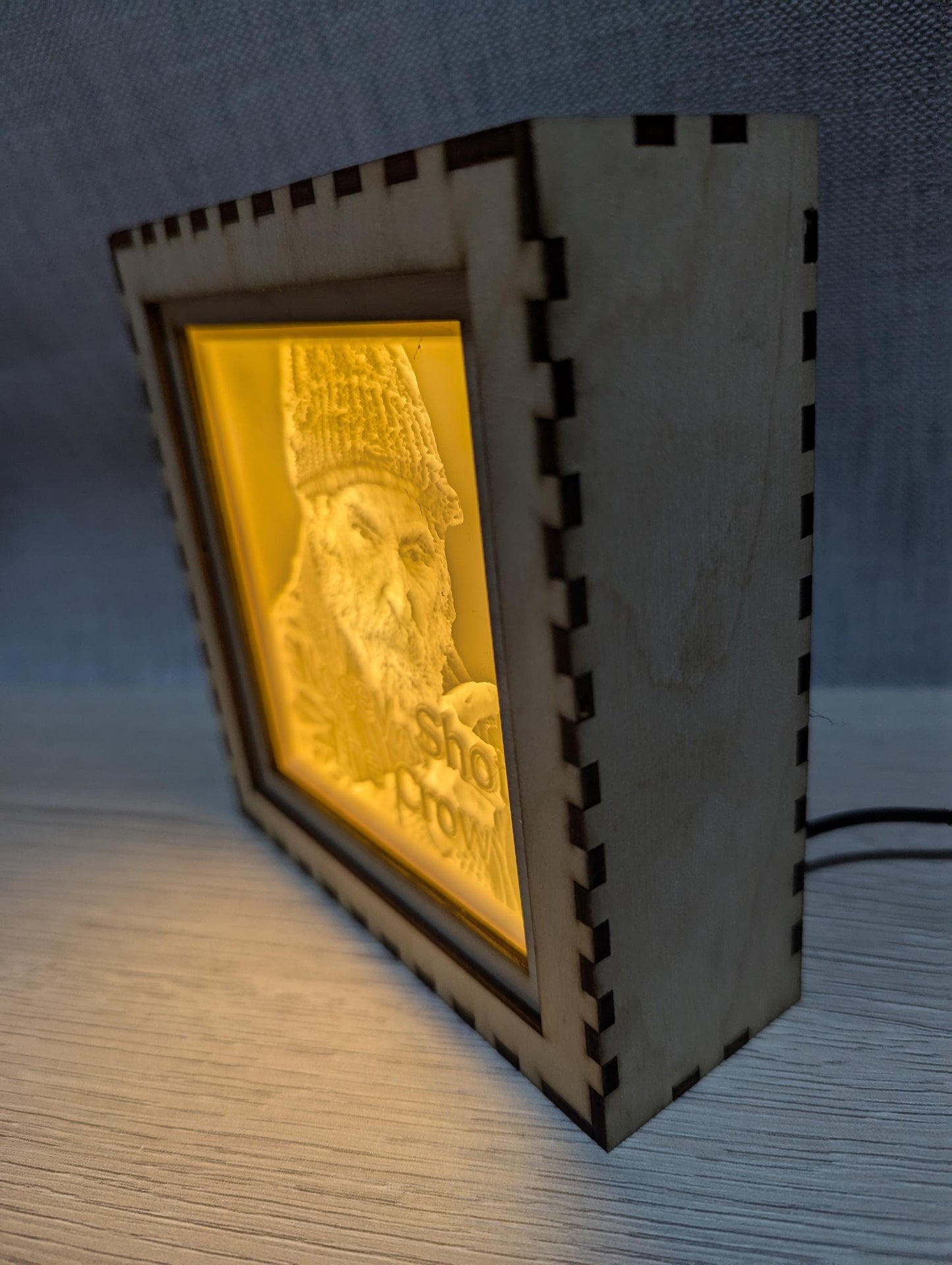 Turn your old photos into a USB Night Light, Engraved Lithophane