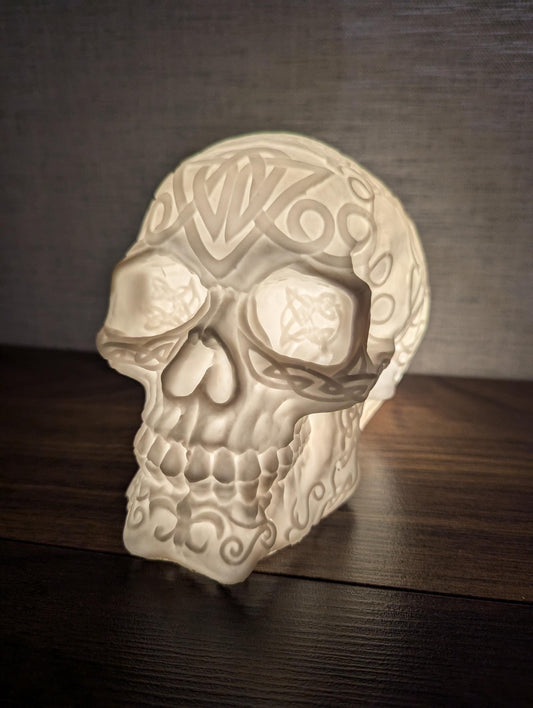 Gothic Skull Table Lamp - Stylish Battery-Operated Lighting